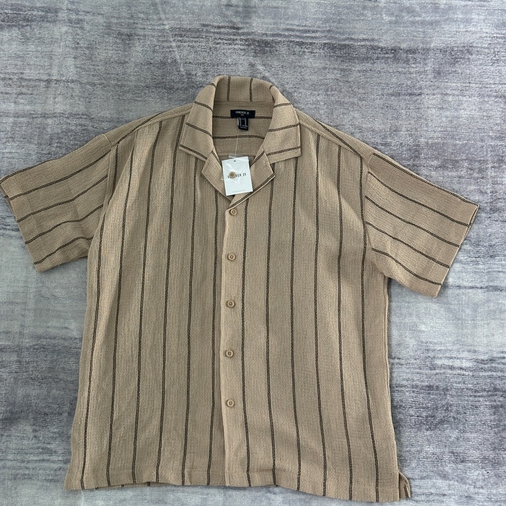 Forever 21 Men’s Button-Up Shirt – Size M – Brand New / Never Worn